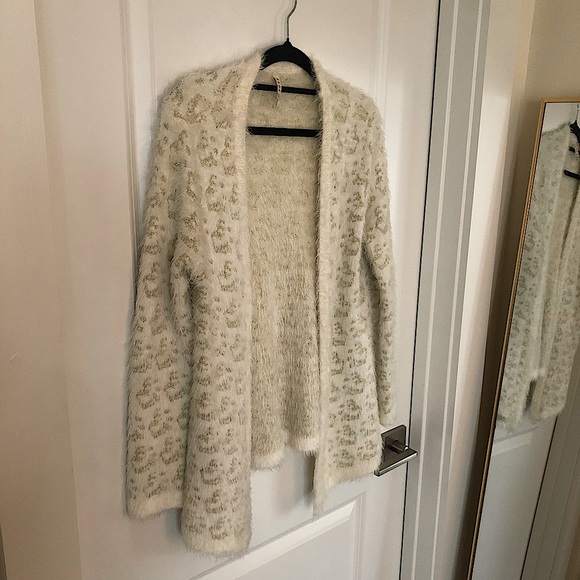 Anthropologie Raga Cassidy Eyelash Cardigan - Picture 3 of 8